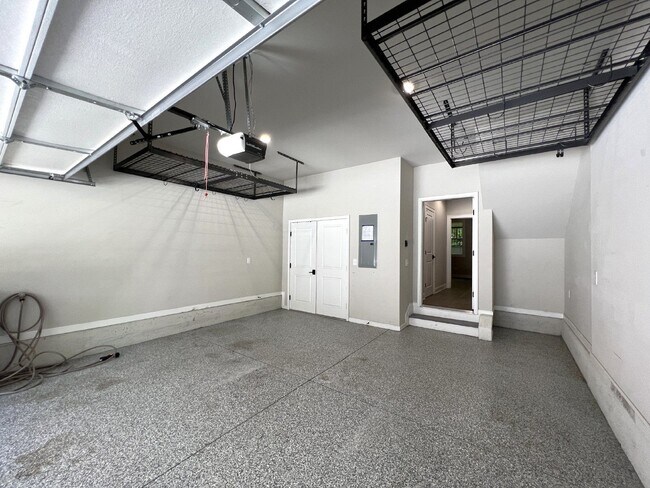 Building Photo - 4353 Parkside Pl