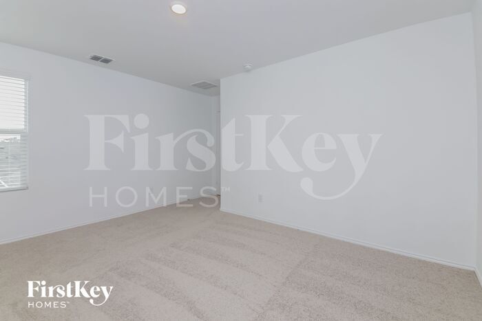 Building Photo - 221 Boxberry Wy