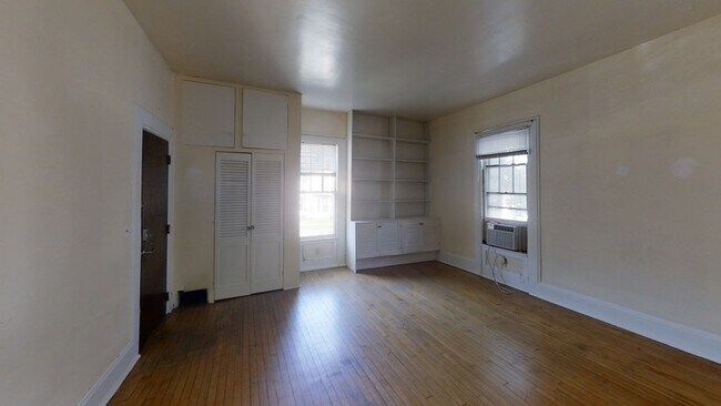 Building Photo - 406 N State St