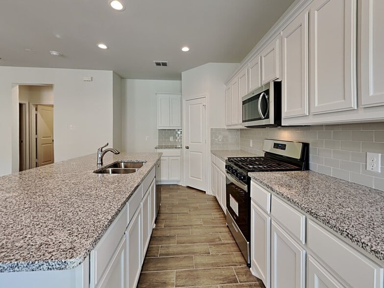 Building Photo - 1629 Briar Hunt Dr