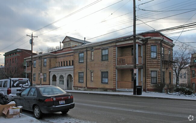 Primary Photo - 39 W McMillan St
