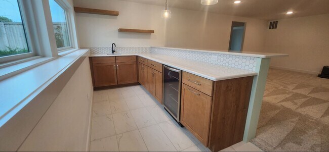 Building Photo - 2702 N Eagle St