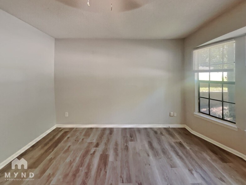 Building Photo - 5845 Cheryl Dr