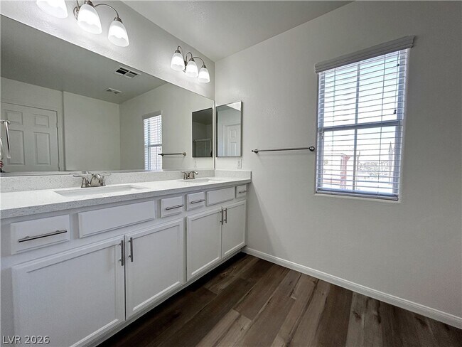 Building Photo - 897 Blushing Rose Pl