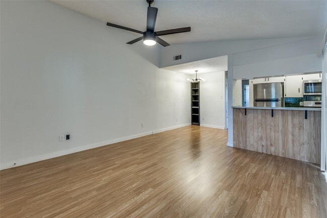 Building Photo - 7202 Carver Ave