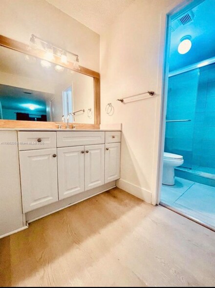 Building Photo - 4399 NW 9th Ave