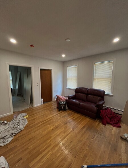Building Photo - 11 Vinal Ave