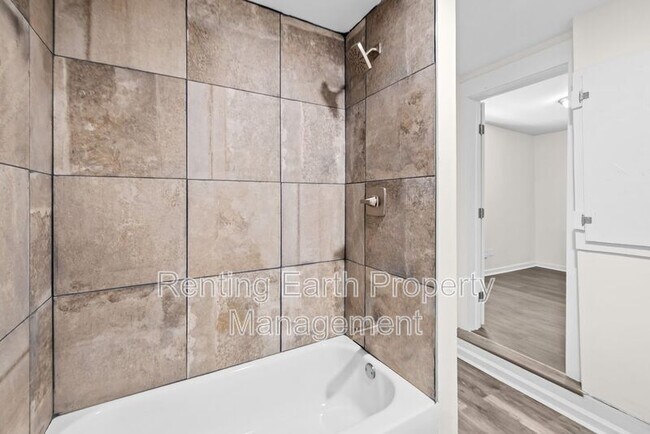 Building Photo - 1209 19th Pl SW