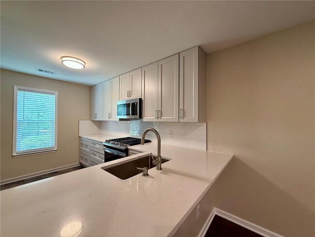 Building Photo - 405 Oak Harbor Ct