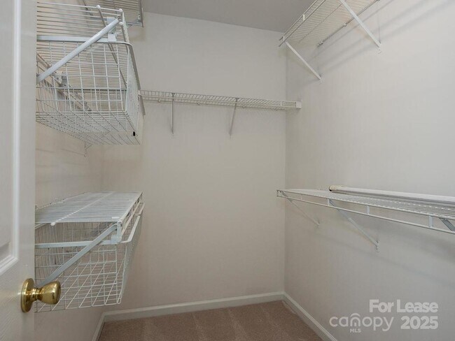 Building Photo - 14930 Ballantyne Village Way