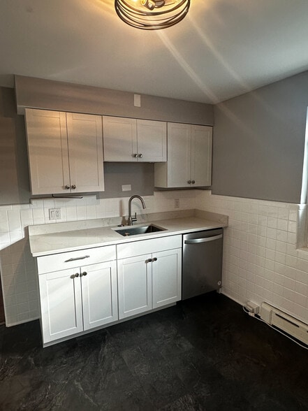 Building Photo - 7524 Montgomery Rd