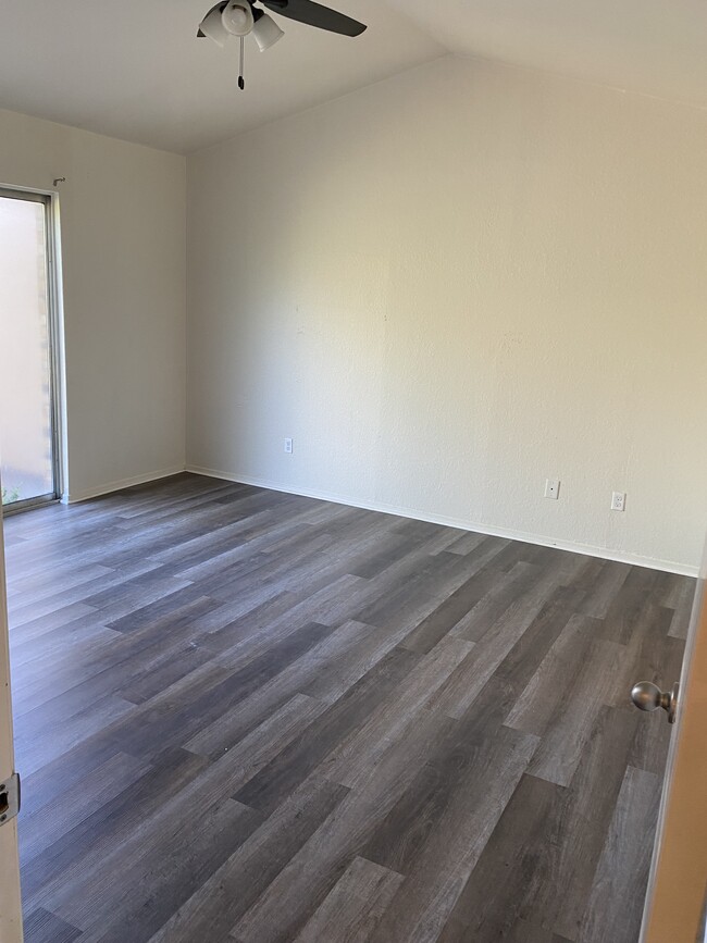 Building Photo - 2500 E Park Blvd