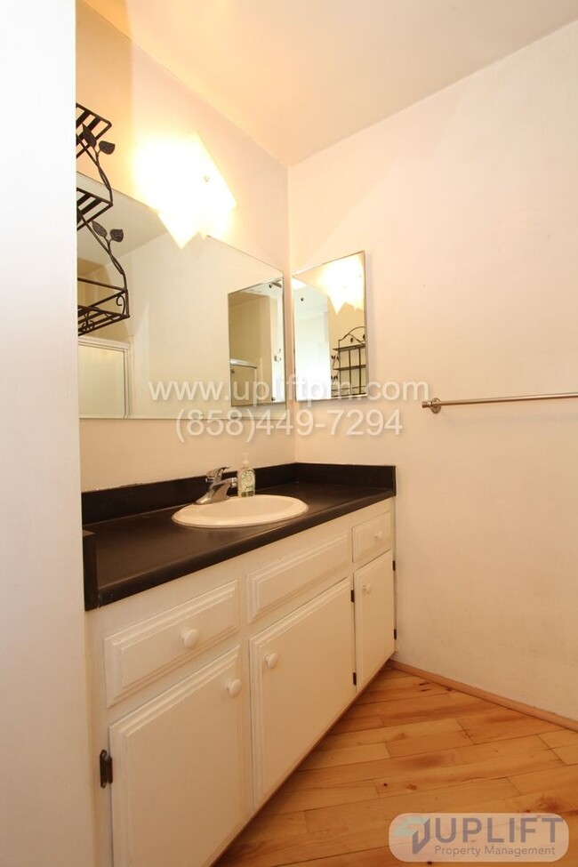 Building Photo - 2 Bed, 1 Bath House w/ AC, Storage Barn