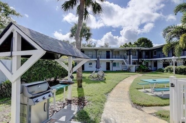 Building Photo - 6266 1st Ave S