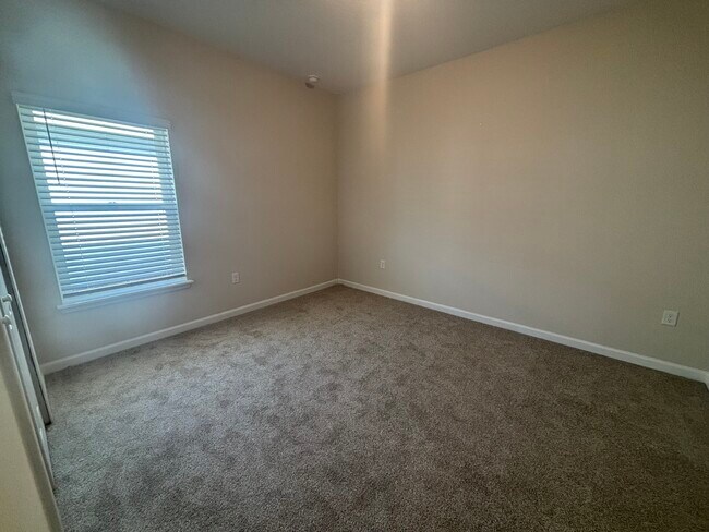 Building Photo - 137 Nighthawk Ln