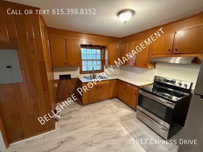 Building Photo - 1517 Cypress Dr