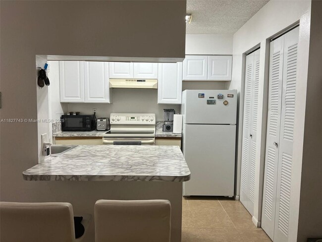 Building Photo - 17515 NW 67th Ct