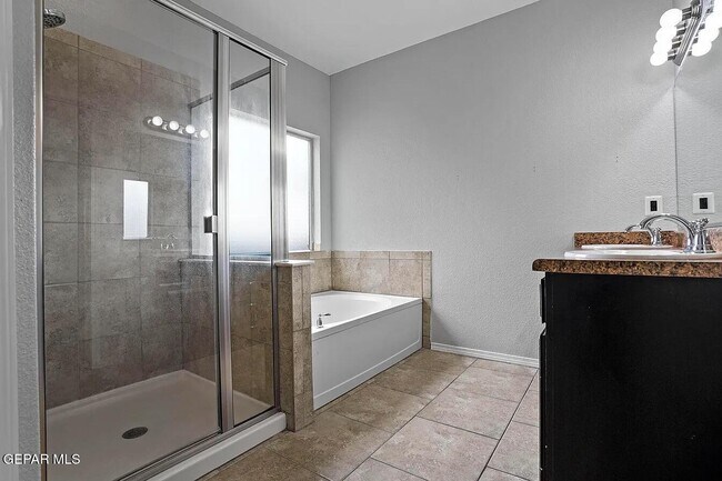 Building Photo - 14344 Alma Point Dr