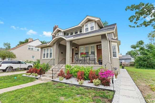 Building Photo - 221 Ardmore Dr