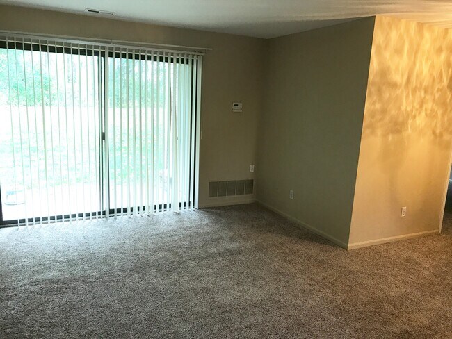 Building Photo - 42825 Lilley Pointe Dr