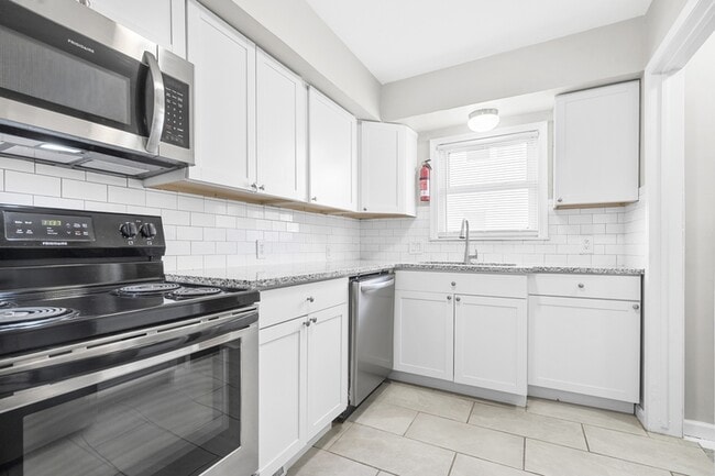 Building Photo - 3522 23rd St
