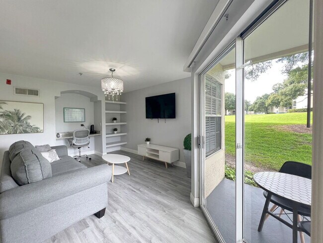 Building Photo - 7250 Westpointe Blvd