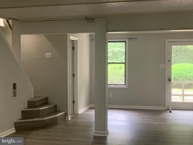 Building Photo - 63 Lincoln Dr