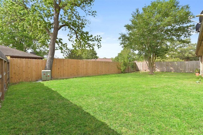 Building Photo - 15823 Fox Springs Dr