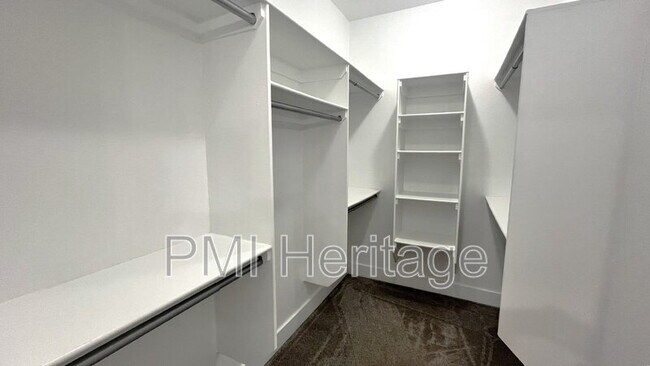 Building Photo - 3 Mallow Ln