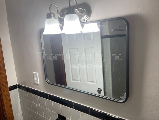 Building Photo - 1809 Bedford Rd