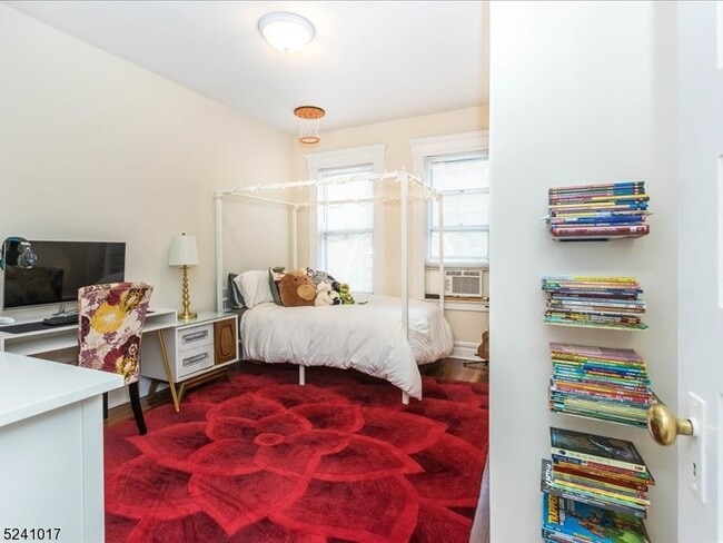 Building Photo - 190 Hillside Ave