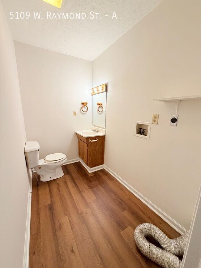 Building Photo - 5109 W Raymond St