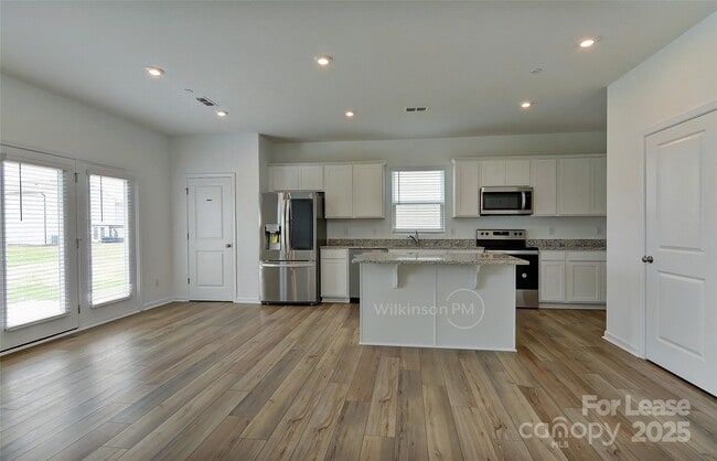 Building Photo - 1280 Maple Shade Rd SW