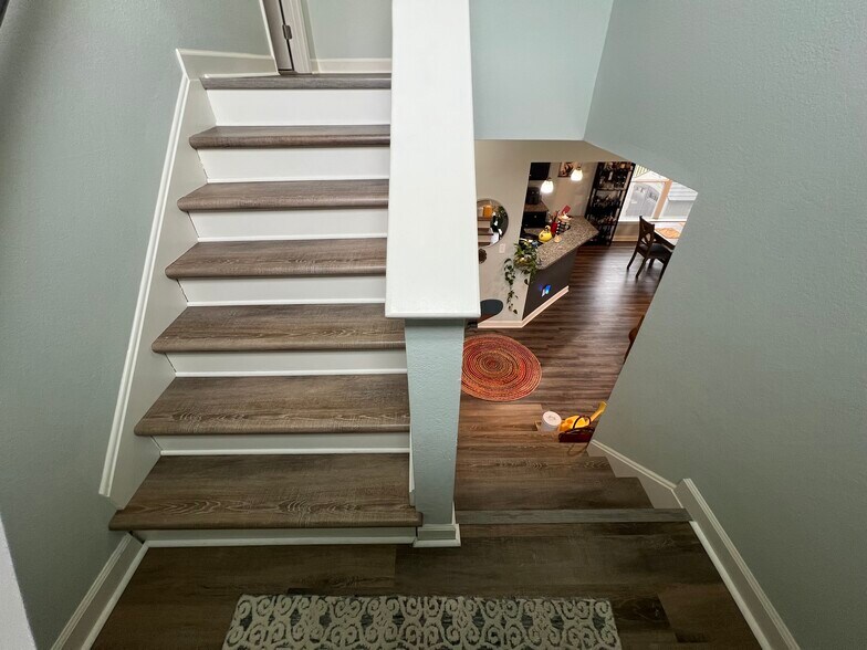 Stairway - 9572 6th Bay St