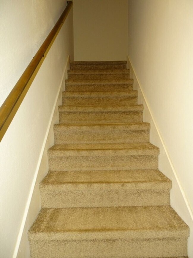 Building Photo - 6619 Arancione Ave