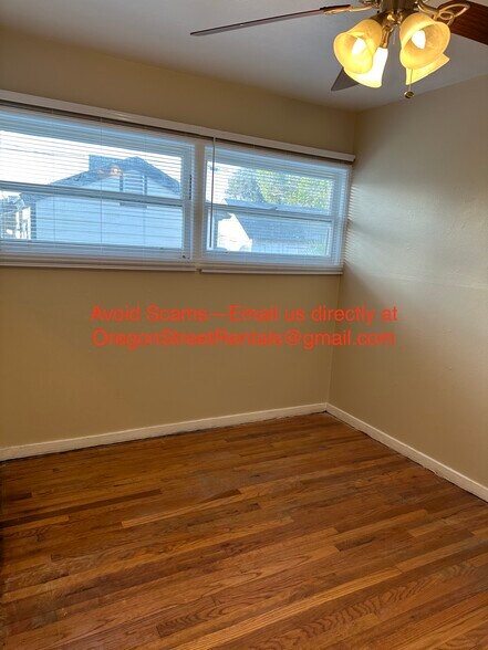 Back bedroom - 28 Oregon St