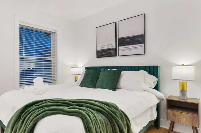 Building Photo - 618 W Patterson Ave