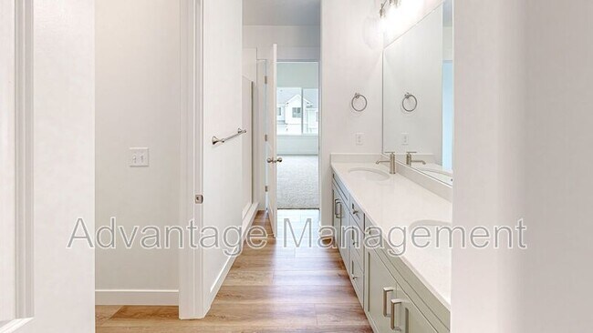 Building Photo - 1583 Stark Dr