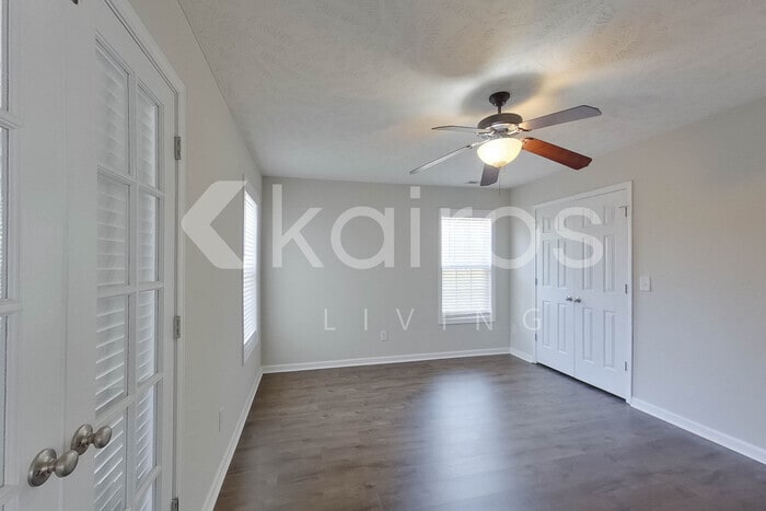 Building Photo - 135 Hillandale Rd