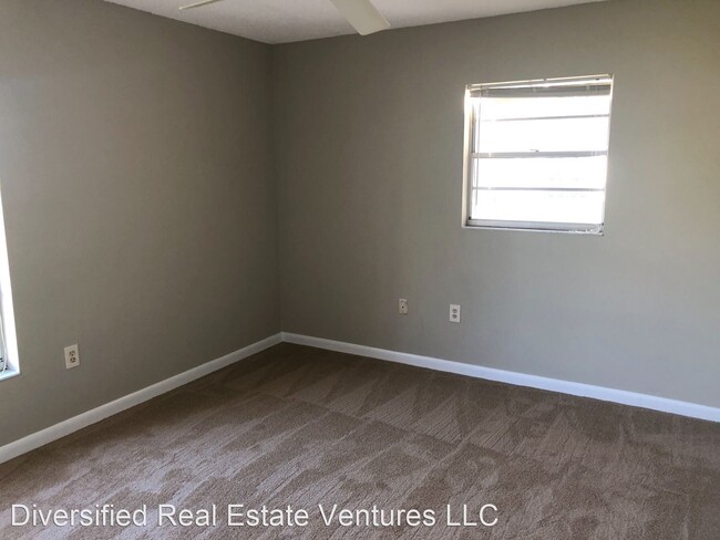 Building Photo - 3 br, 1.5 bath House - 3918 Feather Drive