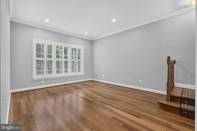 Building Photo - 16 Oak Leaf Ln