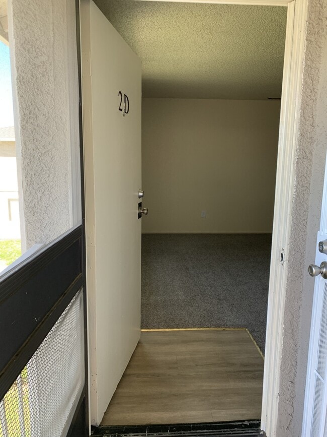 Building Photo - Las Palmas Apartments