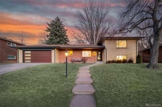 Building Photo - 3090 S Franklin St