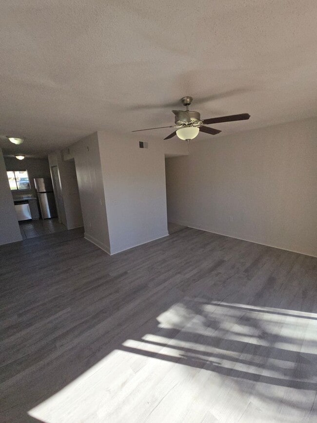 Building Photo - 2-Bedroom, 2-Bathroom Condo in Land O' Lakes