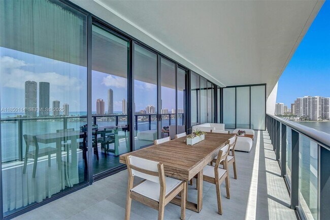 Building Photo - 5000 Island Estates Dr