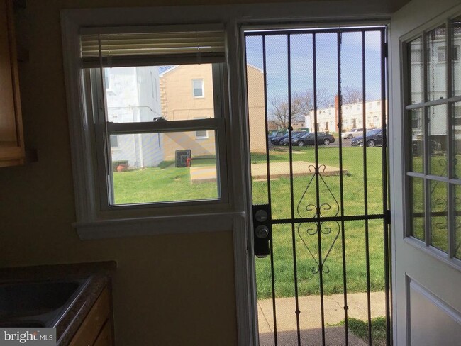 Building Photo - 3867 26th Ave