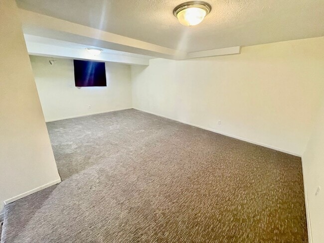 Building Photo - Are you looking for a short 3 Month Lease? Discover 2BD/2B Single-Family Home!