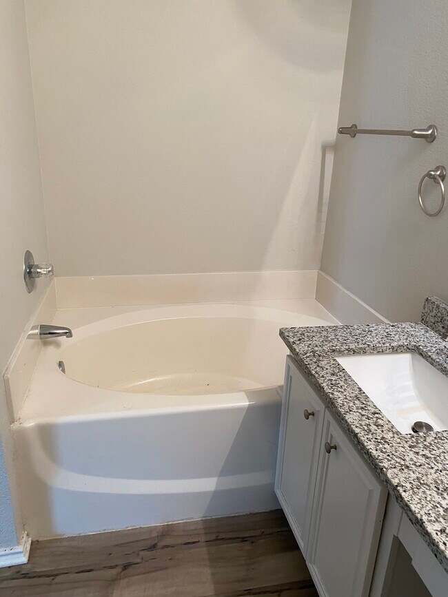 Building Photo - 510 Clairmont St