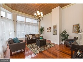 Building Photo - 856 N 20th St