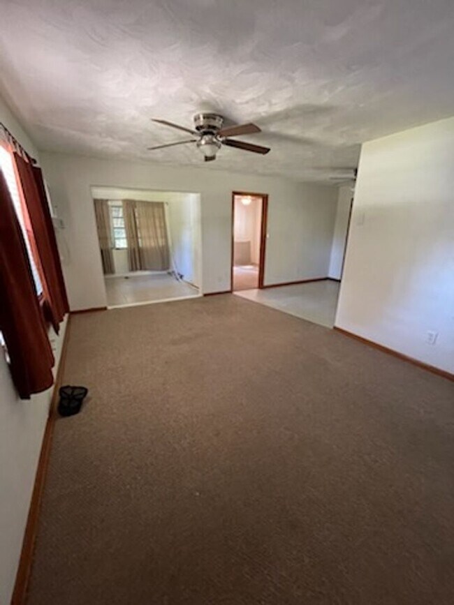 Building Photo - 4316 SW Deepwater Ct